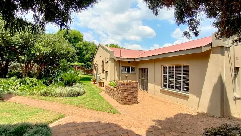 16 Bedroom Property for Sale in Middelburg Rural Eastern Cape